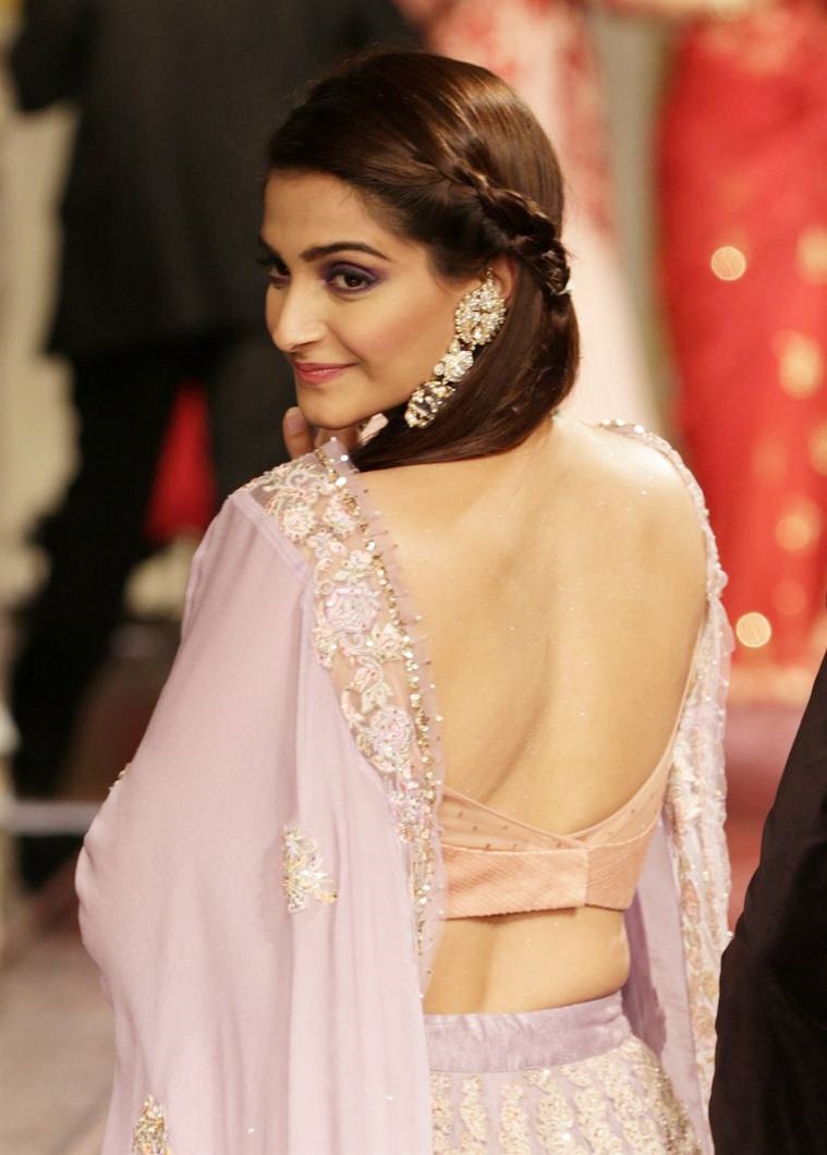 Actress Sonam Kapoor Image Collection