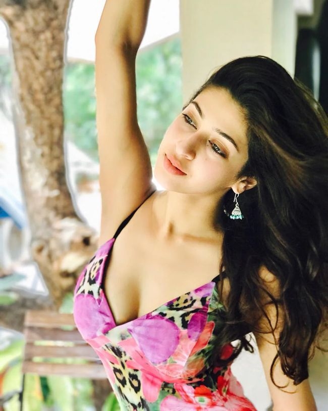 Actress Sonarika Bhadoria Hot Images