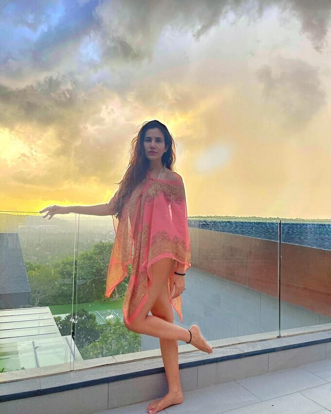 Actress Sonnalli Seygall Latest Image Collection