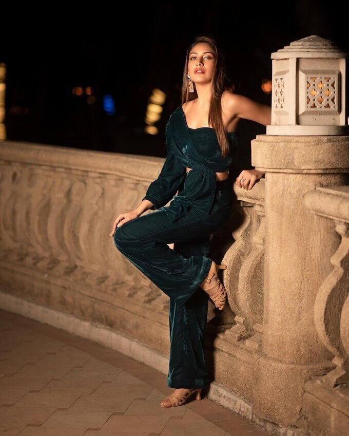 Actress Surbhi Chandna Latest Images