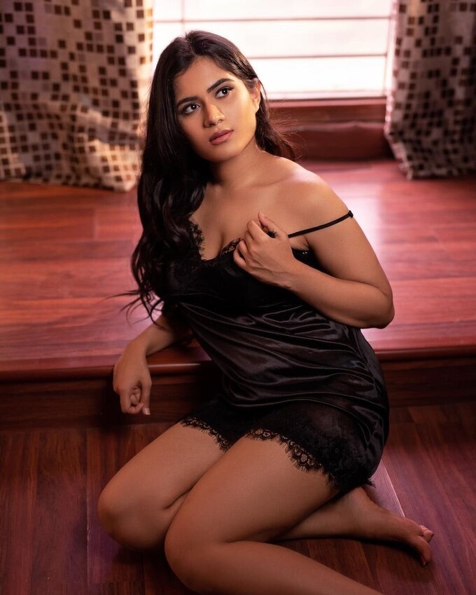 Actress Tara Chowdary Sizzling Images