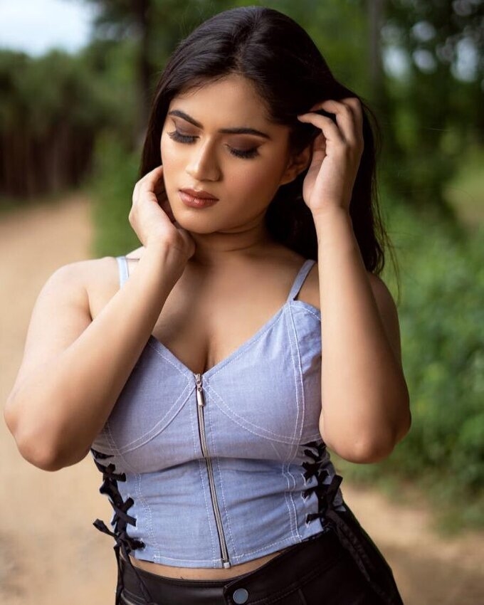 Actress Tara Chowdary Sizzling Images