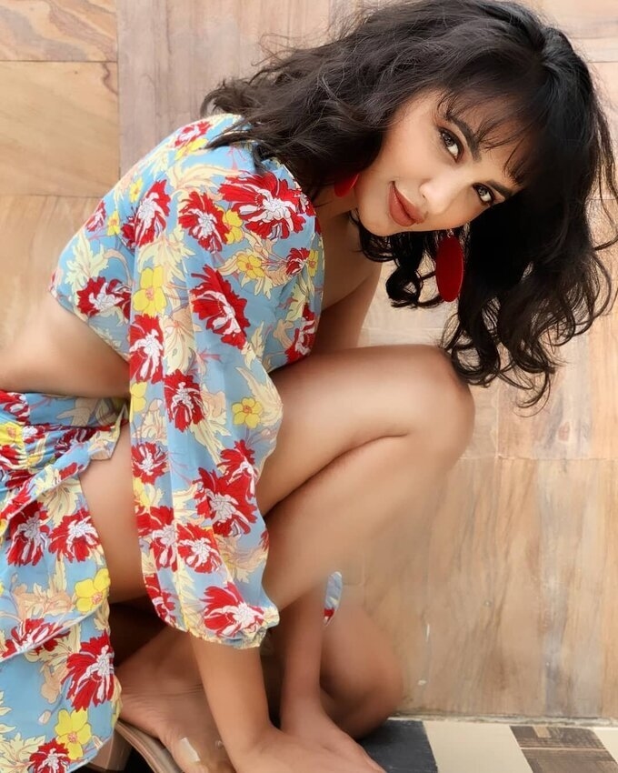 Actress Tejaswi Madivada Hot Images