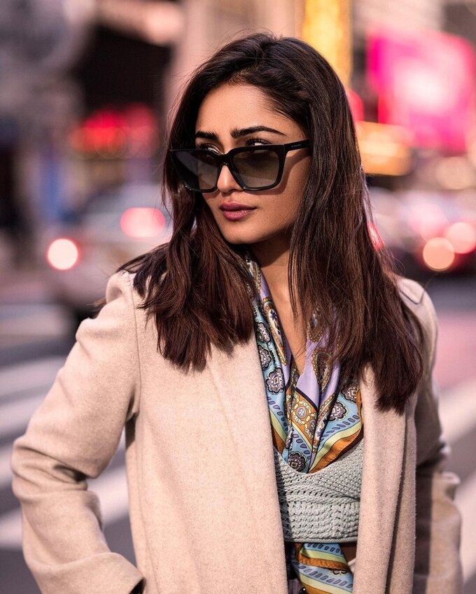 Actress Tridha Choudhary Images