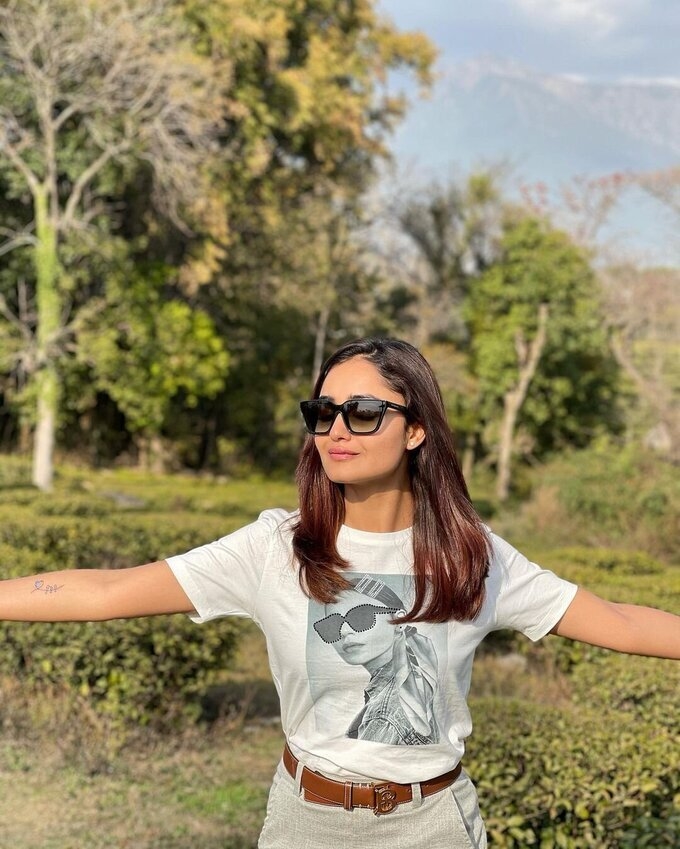 Actress Tridha Choudhary Images