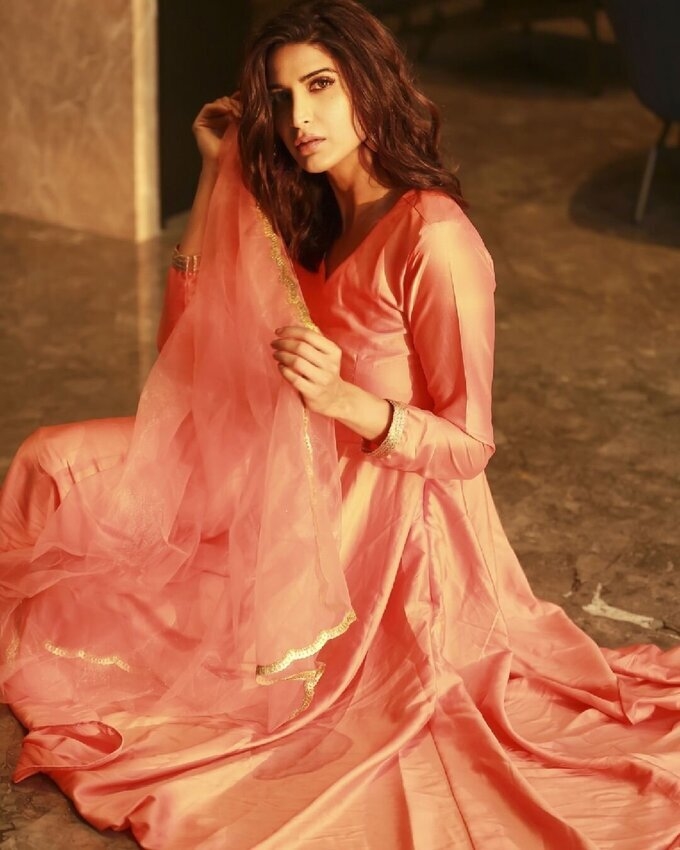 Actress Vedhika Latest Photo Collection