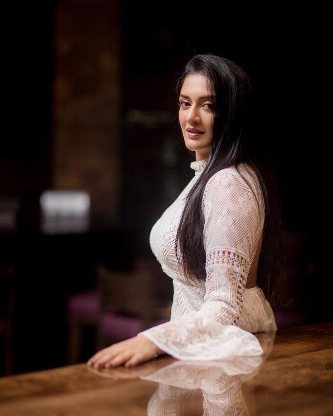 Actress Vimala Raman New Image Collection