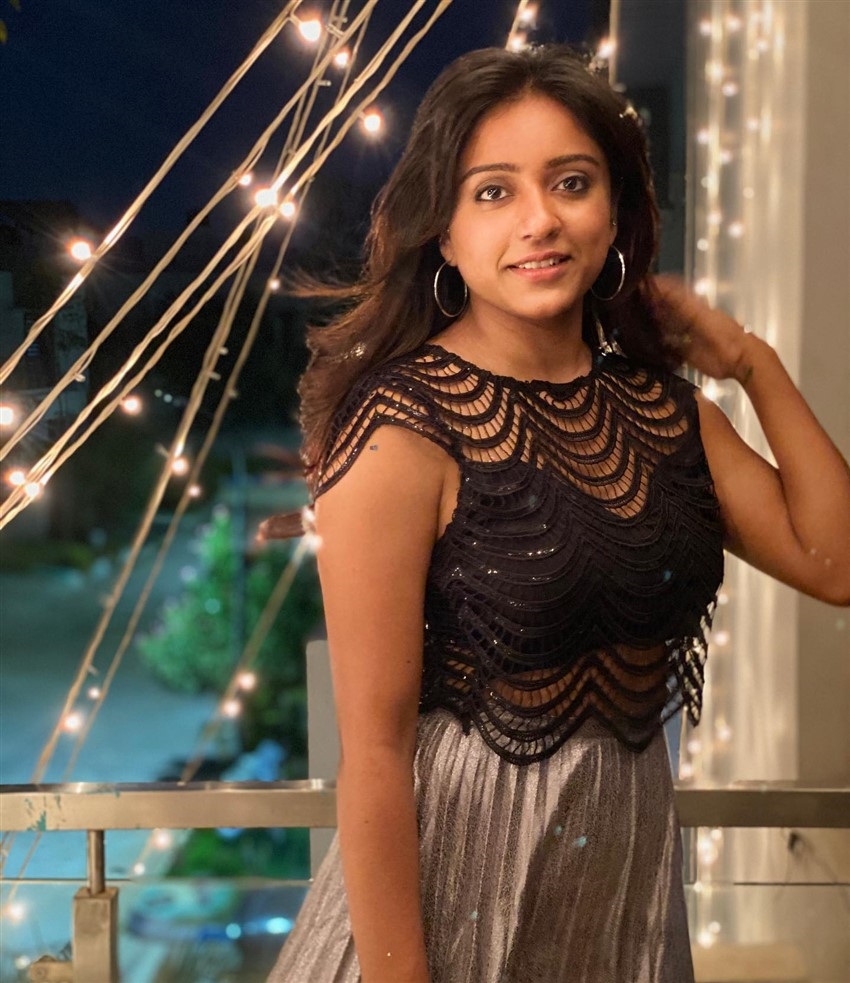 Actress Vithika Sheru Hot Images