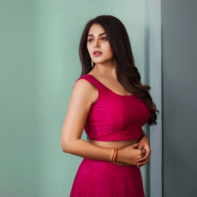 Actress and BiggBoss Contestant Monal Gajjar Hot Images