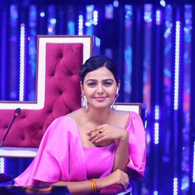Actress and BiggBoss Contestant Monal Gajjar Hot Images