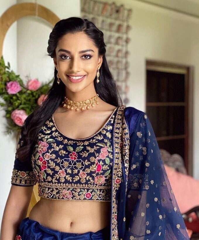 Actress and Model Meenakshi Chaudhary Latest Images