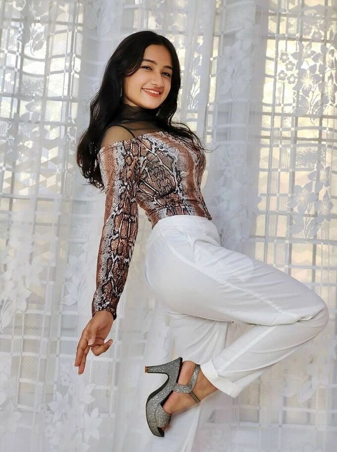 Actress and Model Raveena Daha Latest Images
