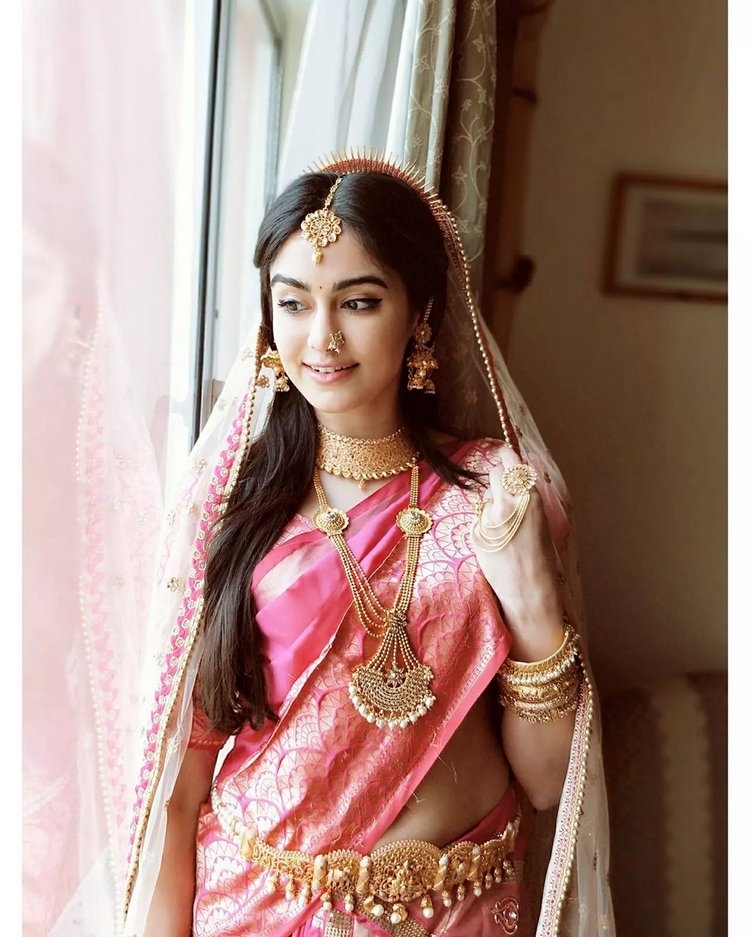 Adah Sharma New Photos In Saree