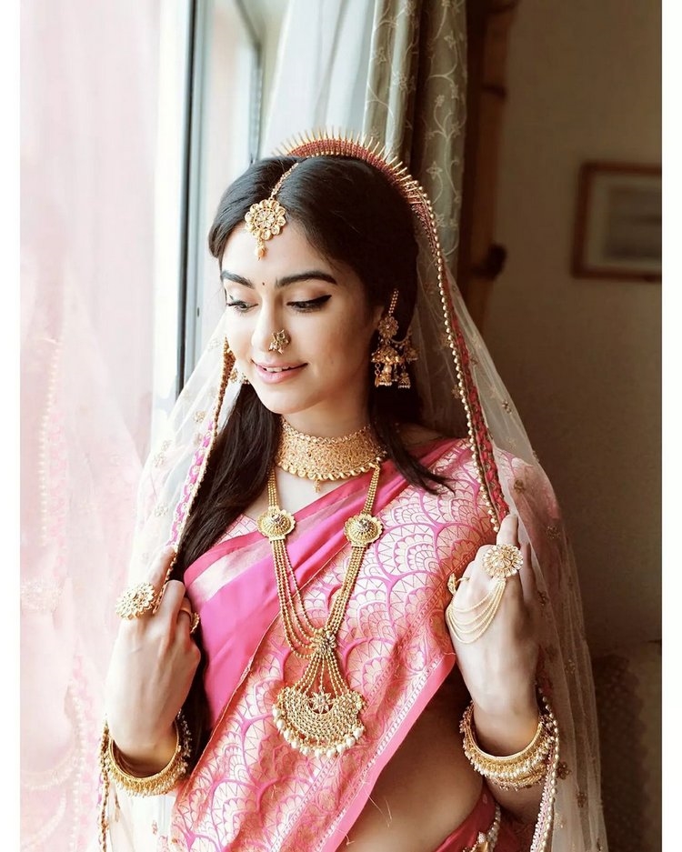 Adah Sharma New Photos In Saree