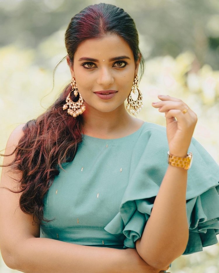 Aishwarya Rajesh Images In Glamoures Look