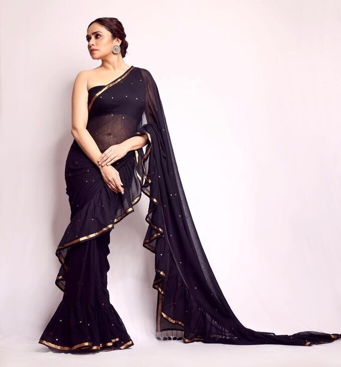 Amruta Khanvilkar New Images In Insta