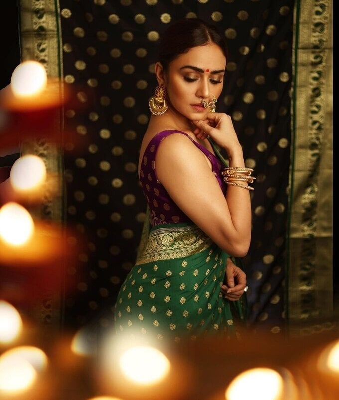 Amruta Khanvilkar New Images In Saree