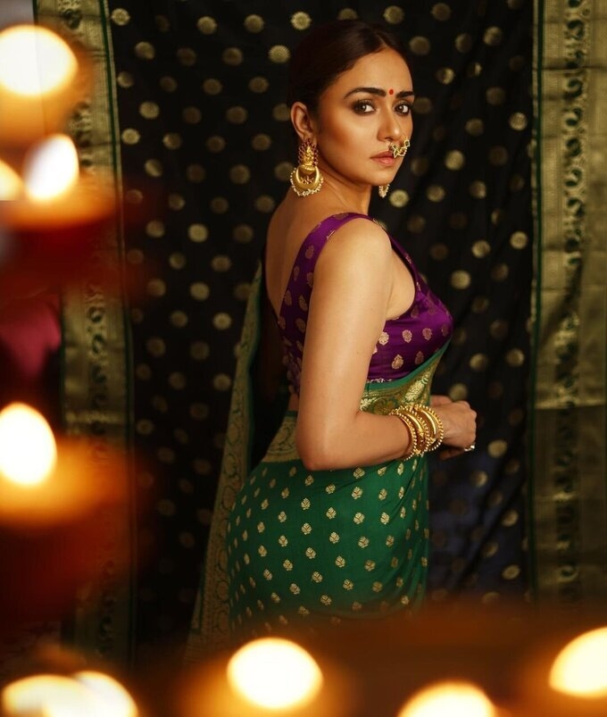 Amruta Khanvilkar New Images In Saree