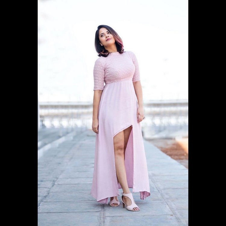 Anasuya Bharadwaj Amazing New Clicks In Set