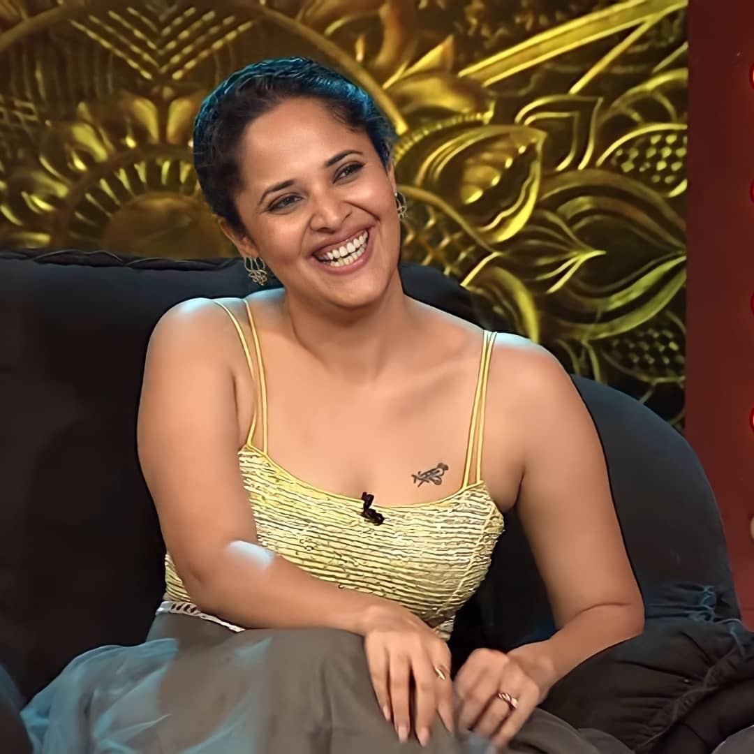 Anasuya Bharadwaj Images In Facebook