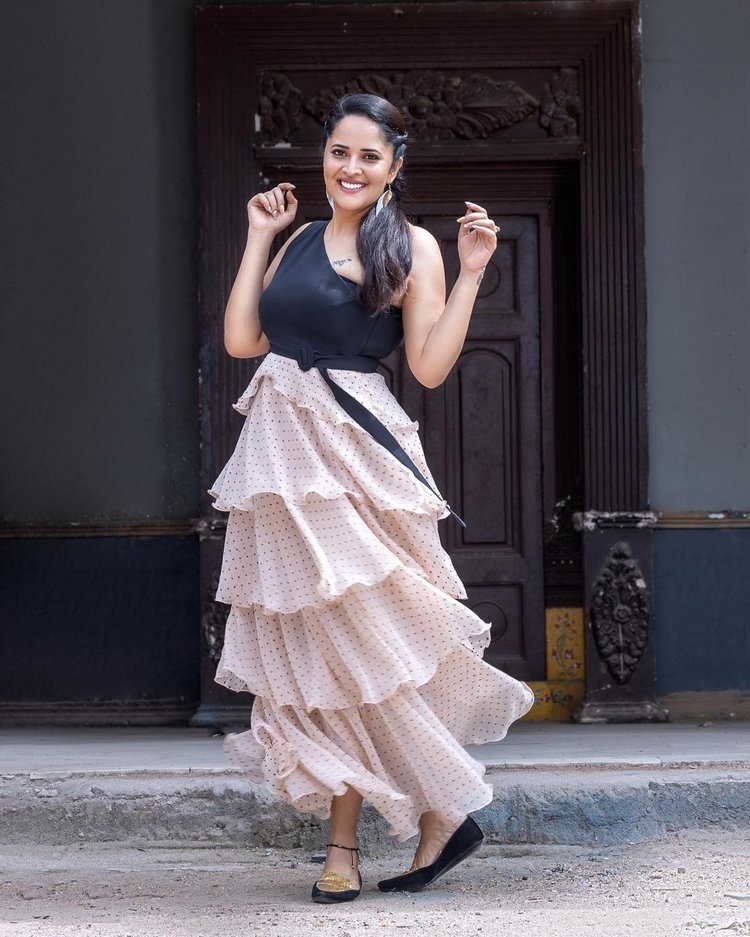 Anasuya Bharadwaj New Clicks In Black Dress