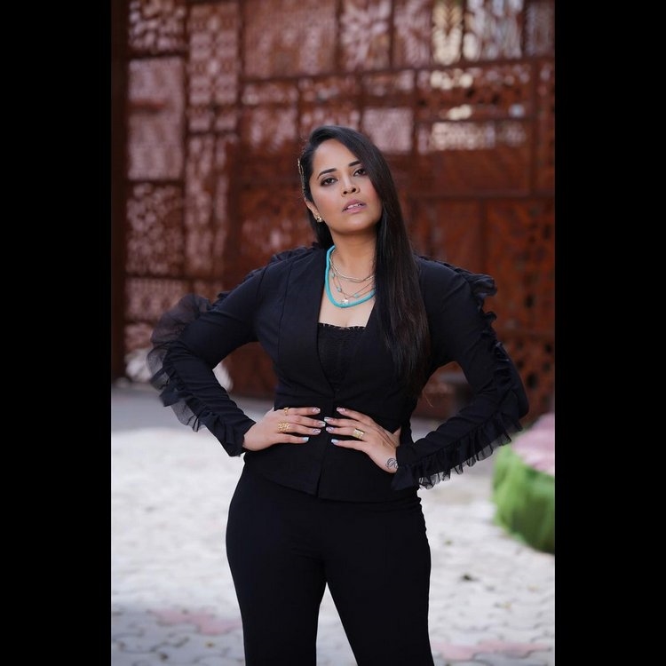 Anasuya Bharadwaj Photos In Instagram