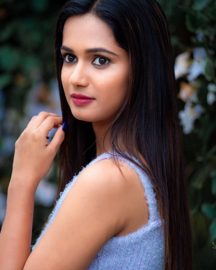 Ariyana Glory New Photos Collection