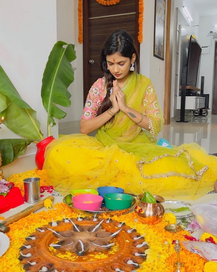 Ariyana Glory Photos In Diwali