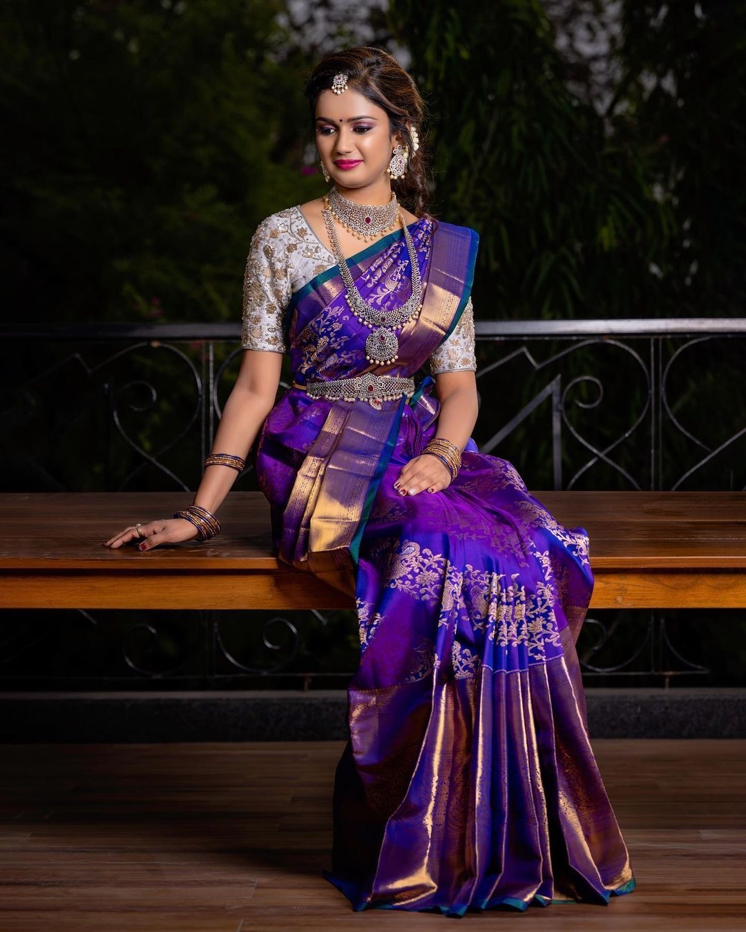 Ariyana glory latest saree photos