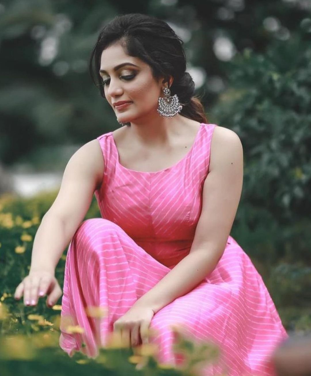 Arya latest Photo shoot in pink frock