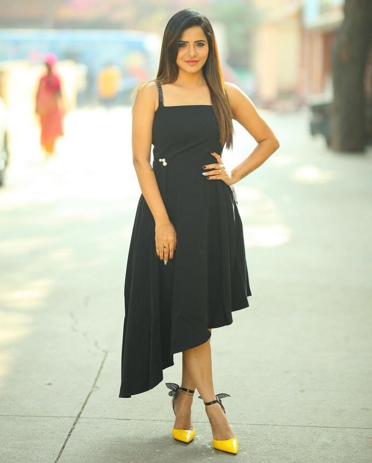 Ashu Reddy Clicks In Black Dress