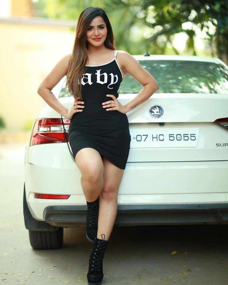 Ashu Reddy New Hot Images
