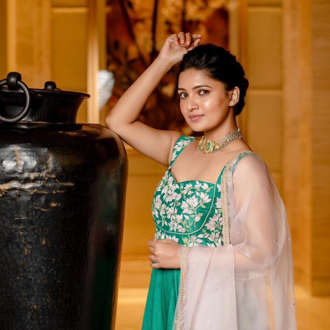 Bani Bhojan latest Photos