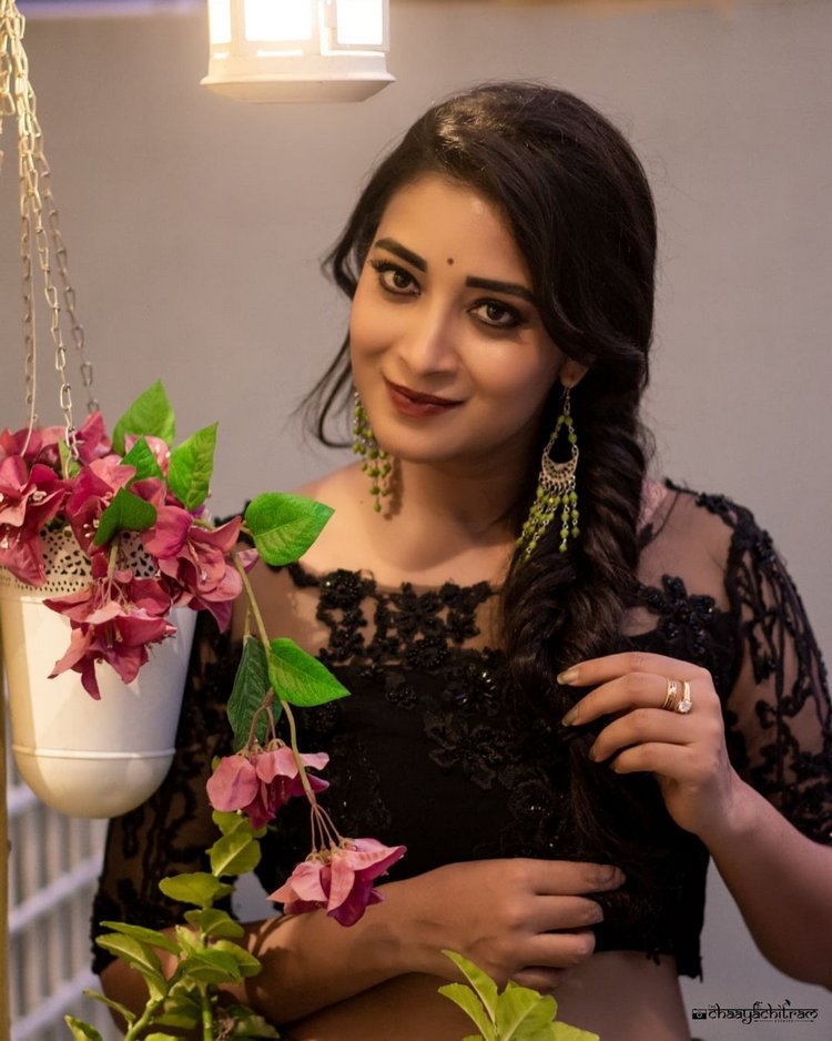 Bhanu Shree Amazing And Stunning Photos