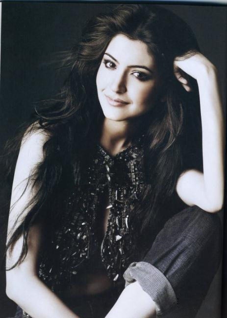 Bollywood Actress Anushka Sharma Images