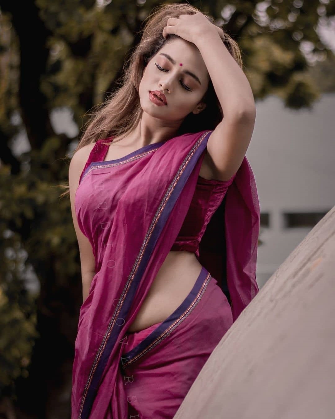 Bollywood Actress New Clicks In Saree