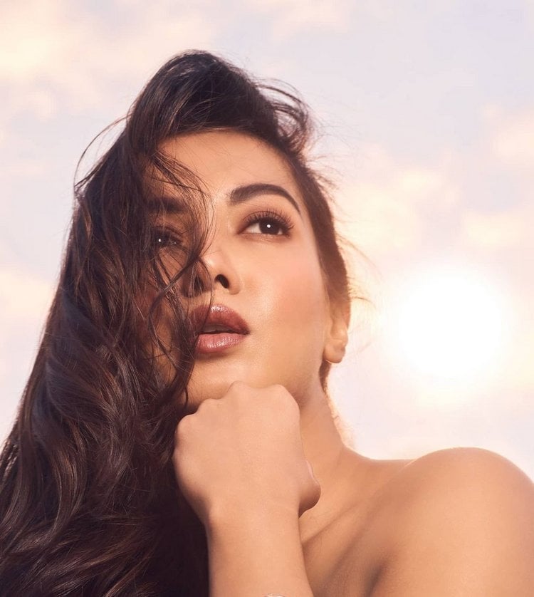Catherine Tresa Hot Photos