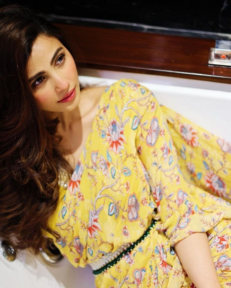 Daisy Shah Latest Photos Collection