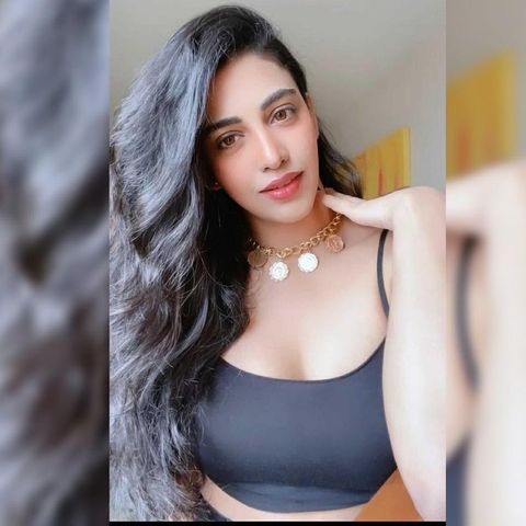 Daksha Nagarkar Pics Collection