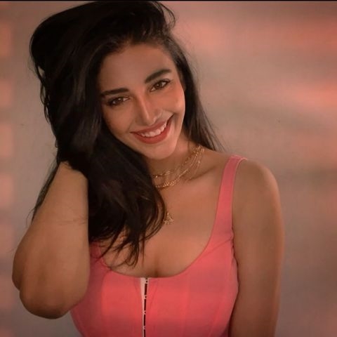 Daksha Nagarkar Pics Collection