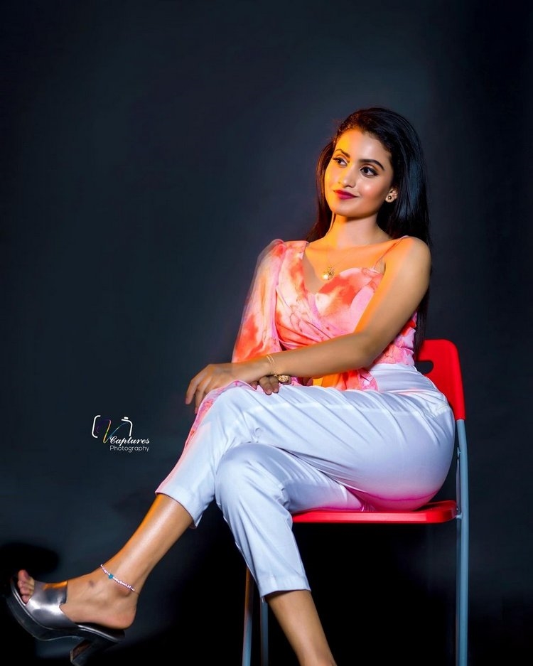 Deepika Pilli Images In Show