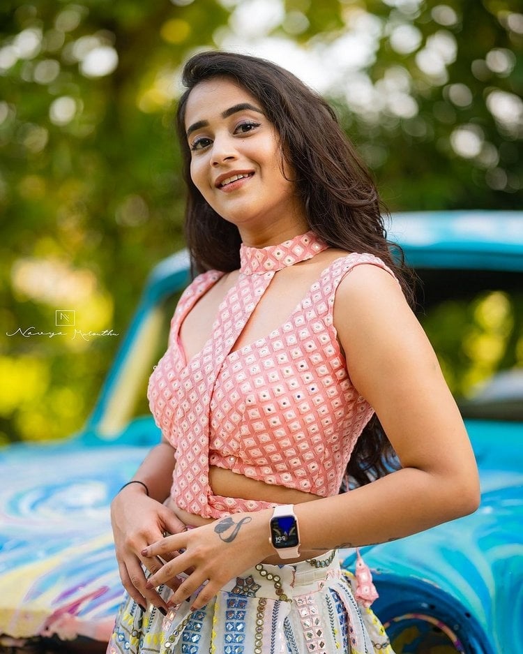 Deepthi Sunaina Amazing New Photoshoot