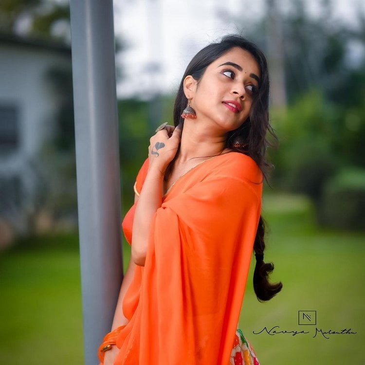 Deepthi Sunaina Cute Photos