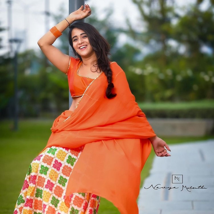 Deepthi Sunaina Cute Photos