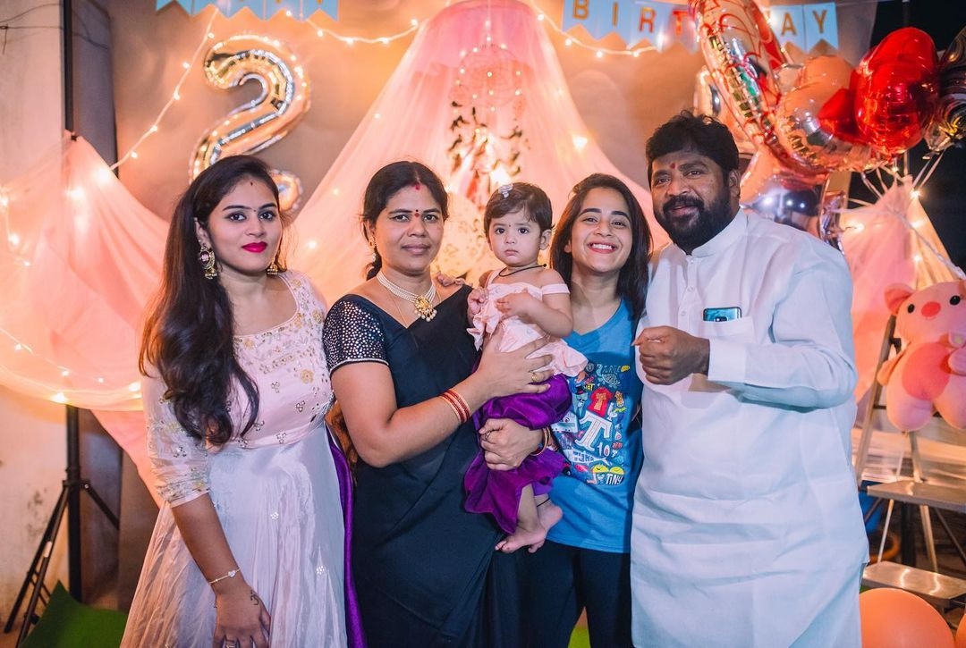 Deepthi Sunaina Latest Photos In Instagram