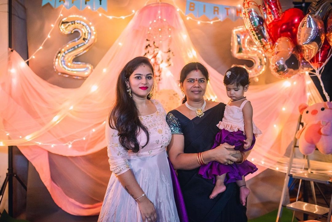 Deepthi Sunaina Latest Photos In Instagram