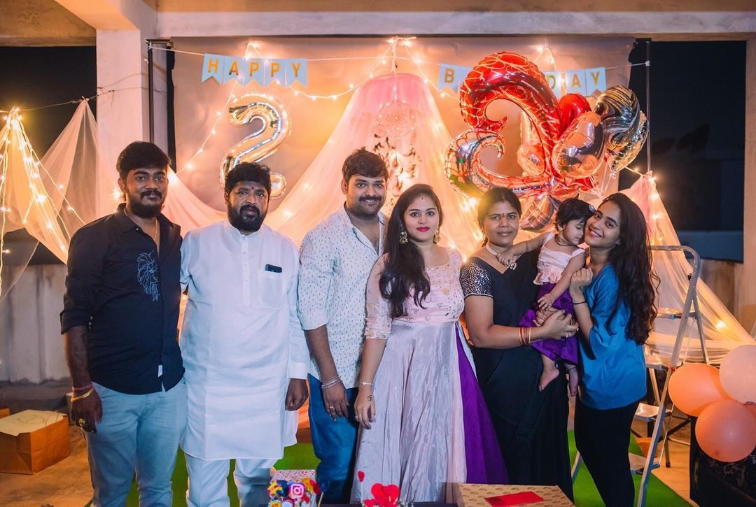 Deepthi Sunaina Latest Photos In Instagram