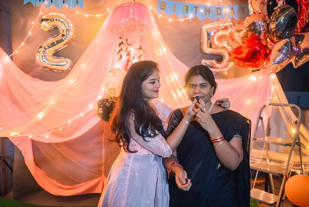 Deepthi Sunaina Latest Photos In Instagram