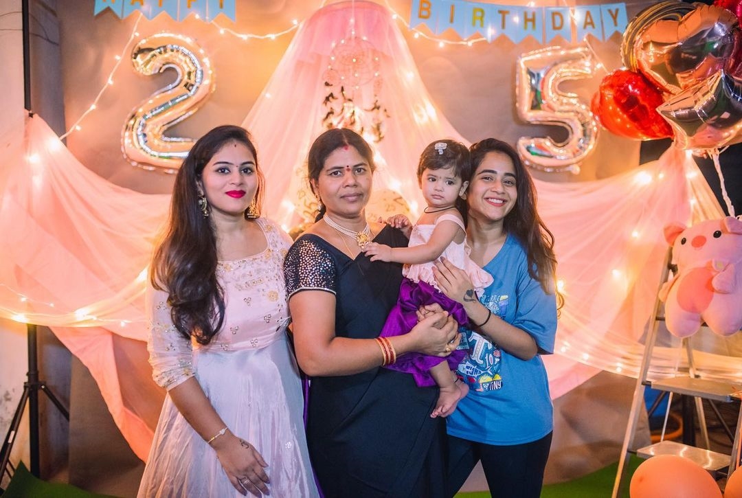 Deepthi Sunaina Latest Photos In Instagram