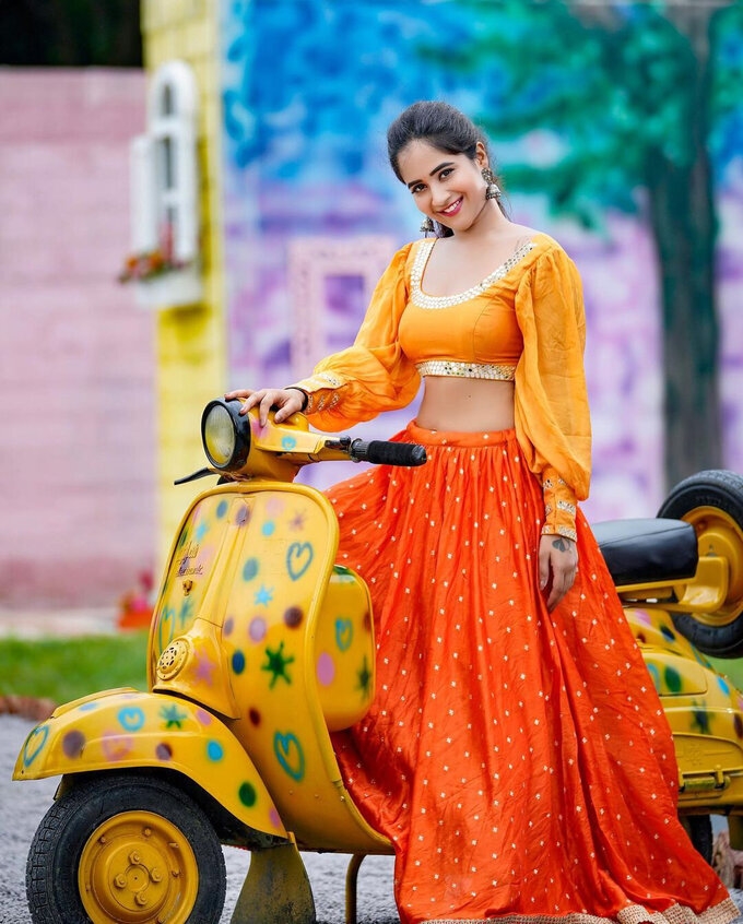 Deepthi Sunaina New Images Collection